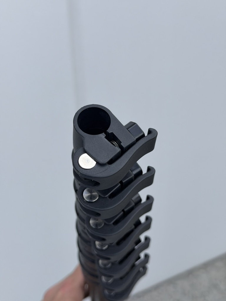 CF-35 Anti-Spin Carbon Fibre Water Fed Pole – 10.6 m (35 ft), 7 sections — photo 2